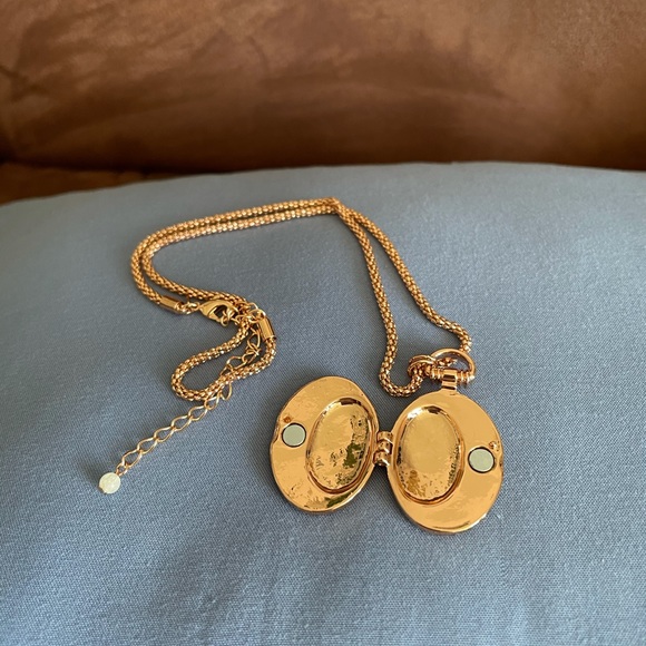 Locket - Picture 2 of 2